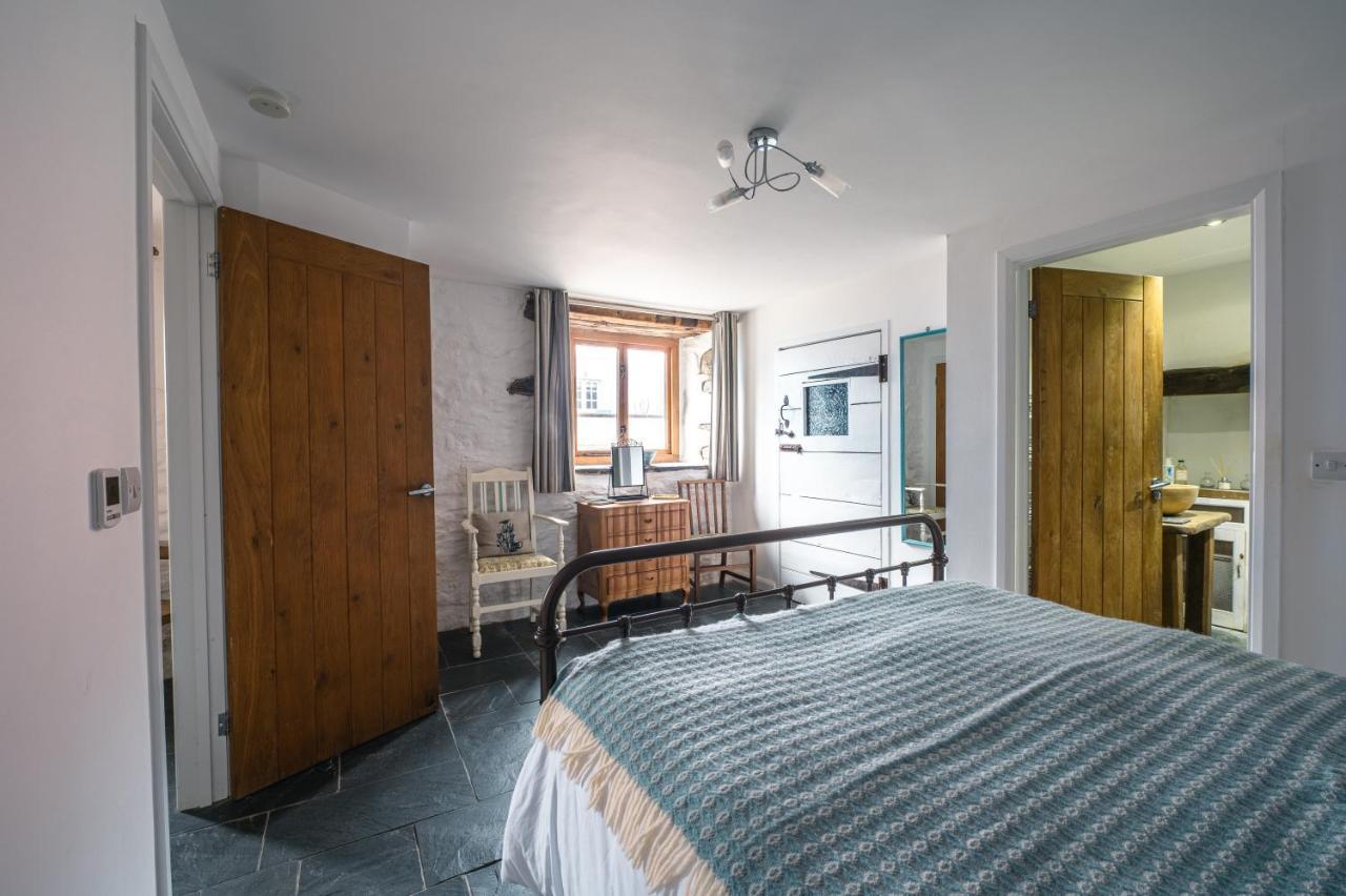 St Davids Hideaway With Roll-Top Bath & Log Burner 外观 照片
