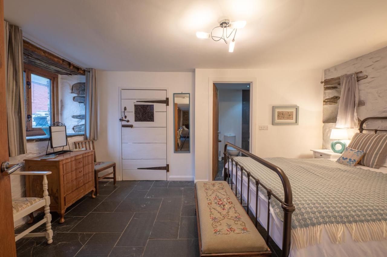 St Davids Hideaway With Roll-Top Bath & Log Burner 外观 照片