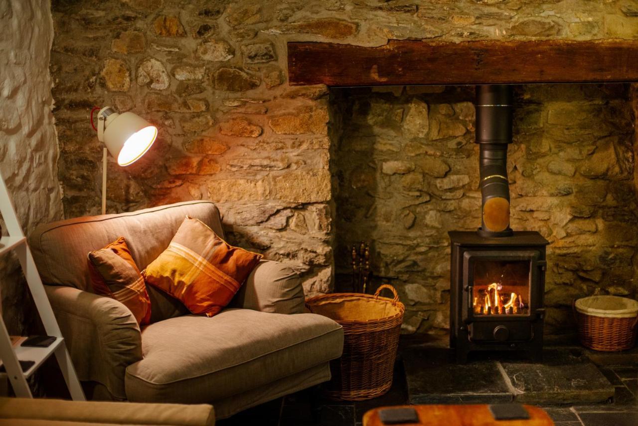 St Davids Hideaway With Roll-Top Bath & Log Burner 外观 照片