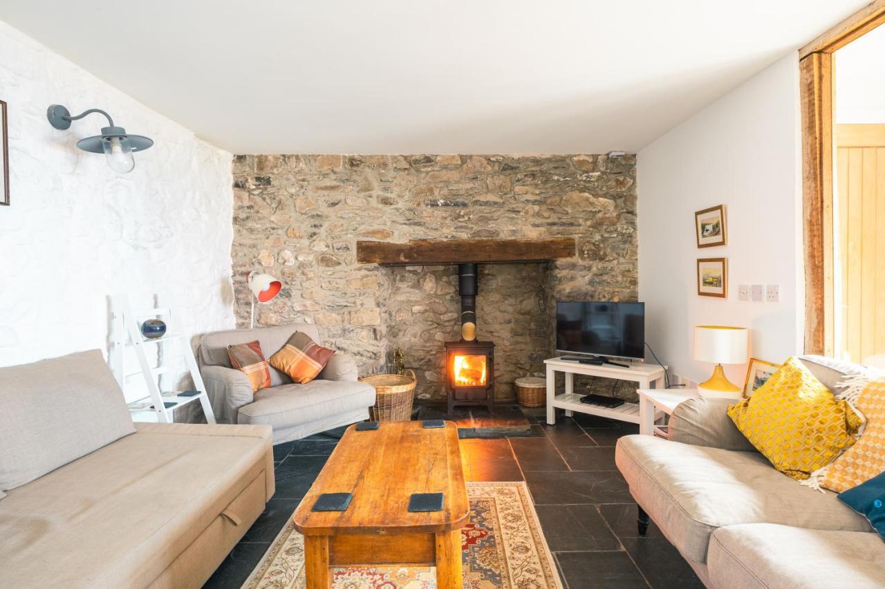 St Davids Hideaway With Roll-Top Bath & Log Burner 外观 照片